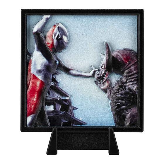Ultraman 3D Relief Stand 3