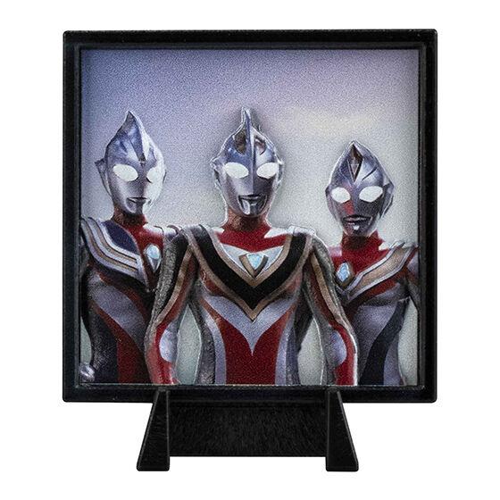 Ultraman 3D Relief Stand 7